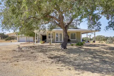 Image de Paso Robles Gem w/ On-Site Vineyard: Pets Welcome!