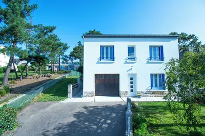 Image de La Maison Bleue | Belle vue mer et Jardin