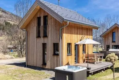 Image de Chalet chaleureux avec terrasse
