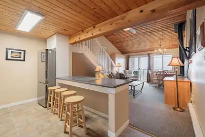 Image de #218 Upper Beach View Suite at Shorewater Resort, Qualicum Beach