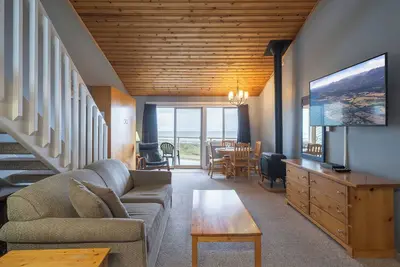 Image de #222 Upper Beach View Suite at Shorewater Resort, Qualicum Beach