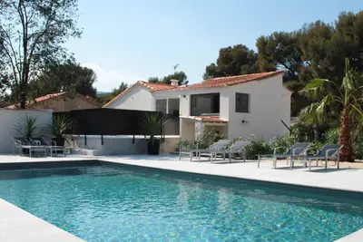 Image de 1. Appart N°3 - Home Cassis - Maison Les Calanques
