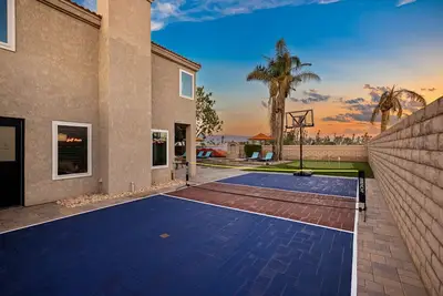 Image de Golf Lovers! | Full Simulator, Pickleball, Arcade