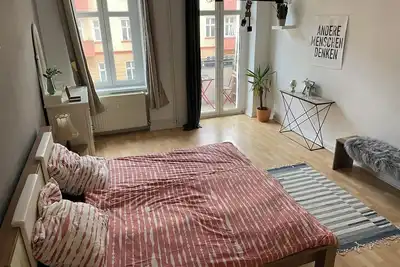 Image de Charming 1-bedroom apartment in delightful Berlin with WiFi and workstation