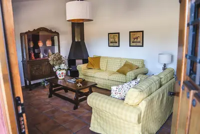 Between oaks and open skies: rural house for 10 people 25 km from Zamora