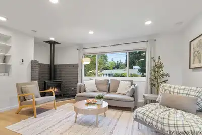 Image de Peaceful Family Retreat Home w Firepit & Grill
