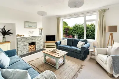Image de Cornish seaside house with harbour views
