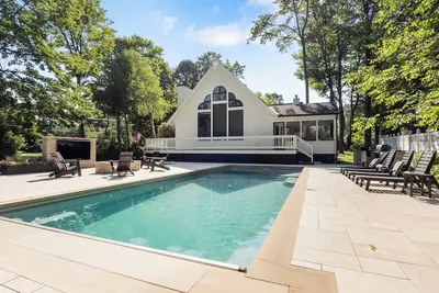 Image de Living My Best Life w/Private Beach Access, Firepit, Billiards
