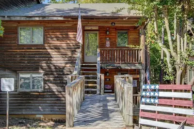 Image de Red Bird Retreat/8drb, Mt Harbor 2/2 Fully Stocked Next to Pool hosted by Lovr