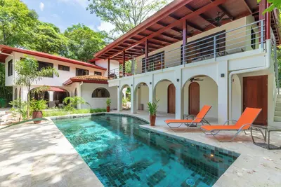 Image de Jungle Villa w\/ Lush Gardens walk 2 Pelada Beach