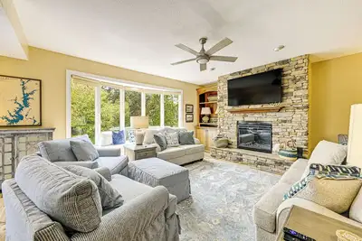 Image de Keowee Key Condo w/ Lake Access!