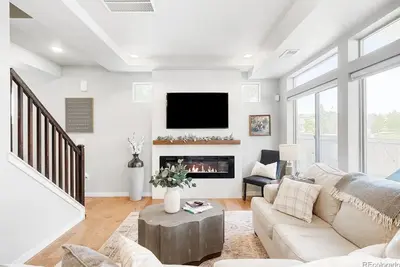 Image de Spacious 5-bedroom house in charming Castle Rock with Ac, WiFi, fitness area