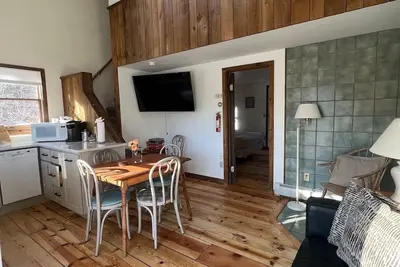 Image de New Reno - Historic Loft w/views of the Berkshires