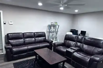 Image de Charming 2-bedroom house in serene Sacramento with Ac, WiFi
