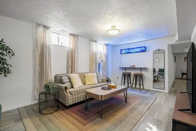 Image de 2428l-KingBed/3br/Sleep8/Quiet/Family/Full Kitchen
