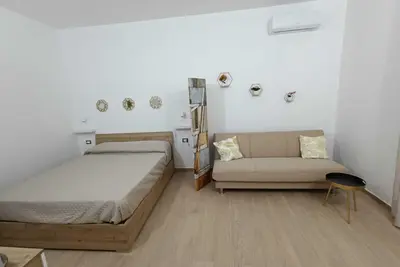 Image de Cozy facility near the center well served, is 5 minutes from the sea.