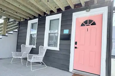 Image de 3 Bedroom Retreat Steps from the Ac Boardwalk! Unbeatable Location! !