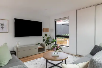 Image de Crescent Townhouse - newly built + close to Lgh