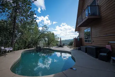 Image de Large Private Oasis with Pool\/Hot tub in Beautiful Lakehead with Amazing Views