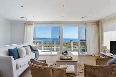 Image de Bawley Blue - oceanfront 4br pet-friendly retreat