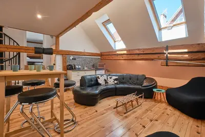 Image de Appartement 'Grande Maison De Ville Renove' avec vue sur les montagnes et Wi-Fi