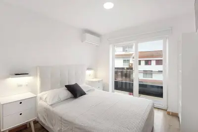 Image de Chambre 'Al Katekero - Quarto 101' avec balcon, Wi-Fi et climatisation