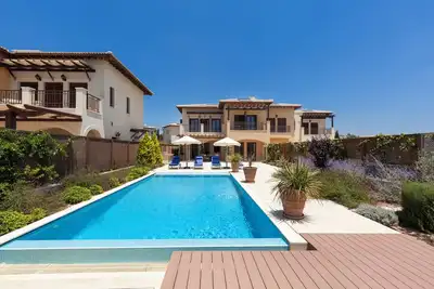Image de Luxury Villa Retreat with Unmatched Elegance and Serenity