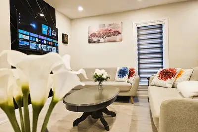 Image de 2f beautiful balcony, 2-bedrooms, 1g WiFi, near Wego Bus
