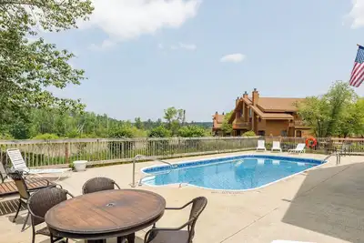Image de Beautiful! sleeps 6, 2 bath condo in Schuss Village golf pool access Boat parking