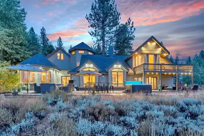 Image de Tahoe Retreat in Northstar Ski Resort with Hot Tub