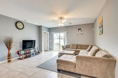 Image de 33 Mi to Busch Gardens: Ruskin Home w/ Pool Access