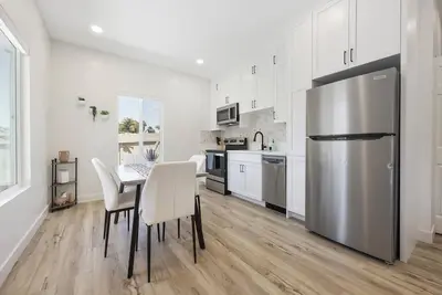 Image de Charming 2bd/2ba bungalow in brilliant San Marcos w/ WiFi, Ac, Private Driveway