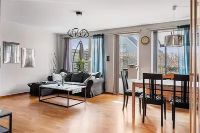 Maison de 5 chambres avec jacuzzi, parking gratuit et 2 toilettes-salle de bain