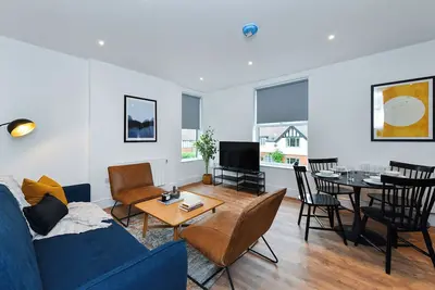 Image de Charming 2-Bed Flat: Stylish, Spacious, & Prime Location