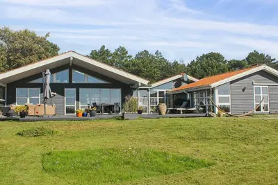 Image de \"Hening\" - 50m from the sea by Interhome