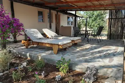 Newly Listed! Spacious 2-bedroom apartment in a little oasis near Spitzkoppe.