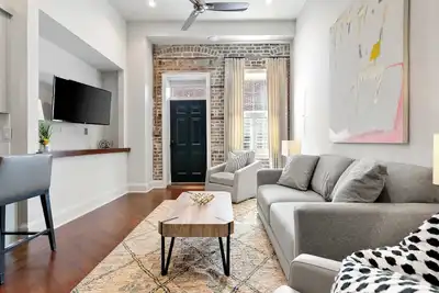 Image de King Street Condo - Endless Outdoor Space!