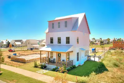 Image de Lila House Summary:<br>A