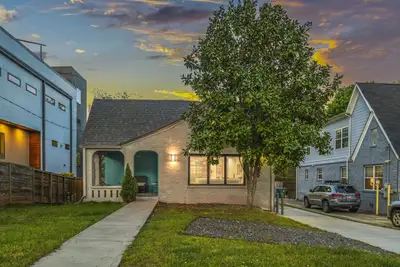 Image de Hot Tub|Sauna|Walkable|Reynoldstown Spa Retreat