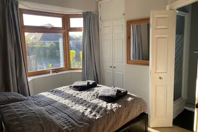 Image de Wonderful accommodation with double bedroom en-suite shower, lounge and WiFi