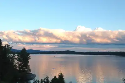 Image de Greensboro Lake Front. Beautiful 4 Season Vacation home.