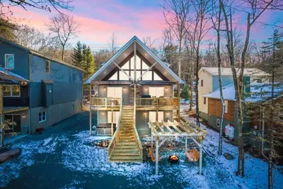 Image de Stunning Lake view Retreat - Hot-tub, Game Room, Pet Friendly