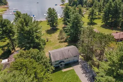 Image de New! Paradise Gathering: Lakefront, Hot Tub, Fireplace, Grill!