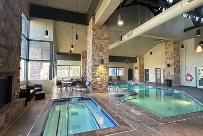 Image de Best Ski Spot! Hot Tub + Kitchen and Heated Indoor Pool