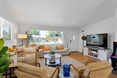 Charming 3bd - Bbq, Backyard - 1 Mile to Olde Town