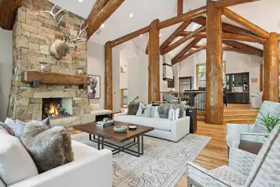 Image de 536 Elkhorn - 5 Bedroom Residence