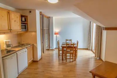 Image de À 50m des pistes de ski, 3ème étage, piscine, balcon, télévision, casier à ski, 37m², Les Orres