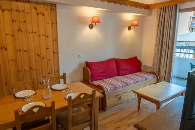 Image de 1er étage, piscine, sauna, balcon, télévision, casier à ski, 35m², Les Orres