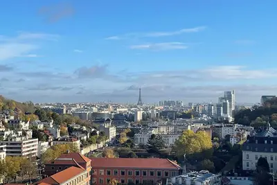 Image de Luxury Penthouse with Eiffel Tower Views, Minutes from the Palace of Versailles