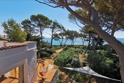 Image de Belle villa avec jardin et vue sur la mer